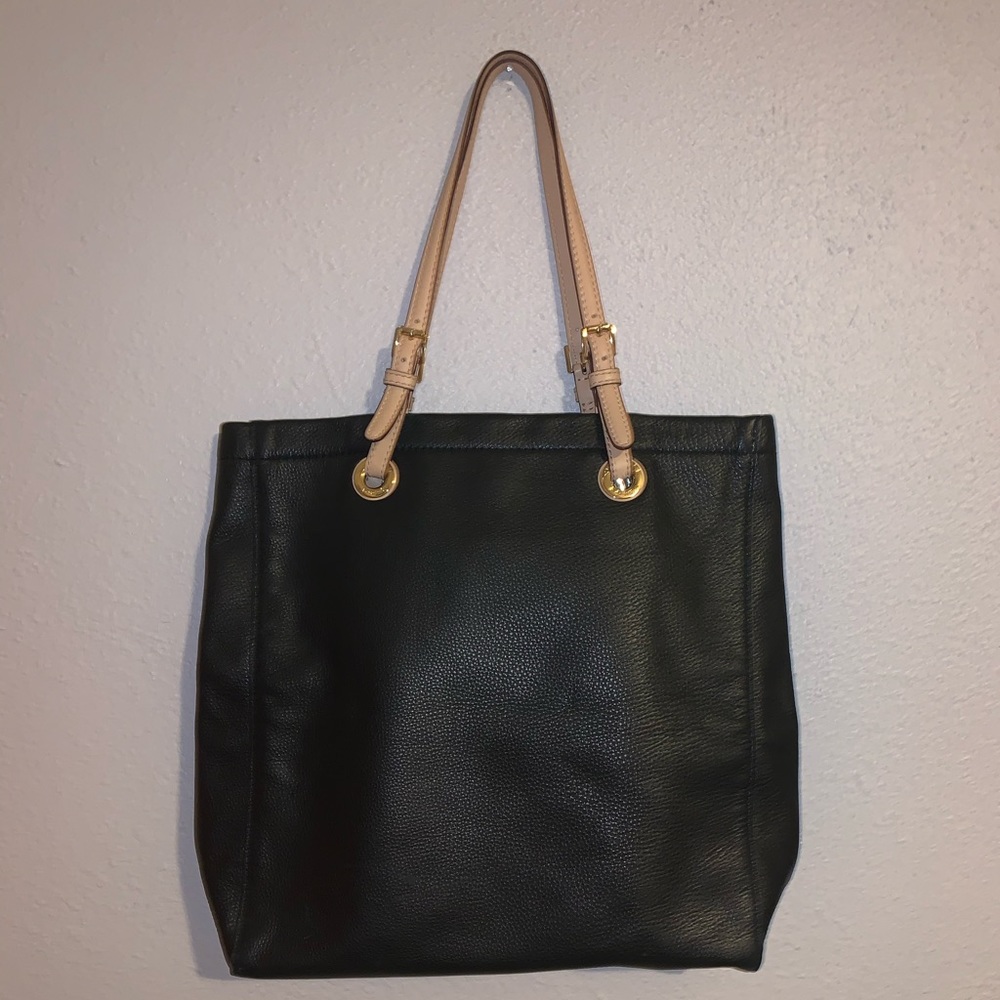 Michael Kors leather Bag🍀🍒🍀🍒
